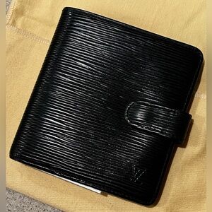 Louis Vuitton Epi Porte- Billets Black Textured Leather Compact Wallet w/COA